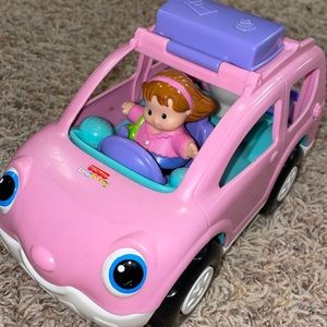 Fisher Price little people car with 3 people